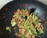 Foto langkah ke 4 dari resep Tumis Jamur Kembang Turi.