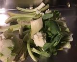 Une image de l'étape 1 de Pommes grenailles au chou romanesco et dulce.