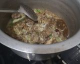 A picture of step 2 of Mutton yakhni pulao.