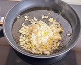 Foto del paso 1 de la receta: Risotto de verduras y pesto de ajos silvestres o ajos de los osos
