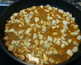 Foto del paso 3 de la receta: Tarta de macarrones y pollo tex mex