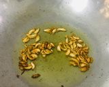 લસણીયા મમરા (Lasaniya Mamara Recipe In Gujarati) રેસીપી સ્ટેપ1ફોટો