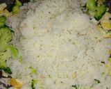 รูปขั้นตอนการทำที่ 2 ของ ข้าวผัดบล็อคโคลี่ | Broccoli Fried Rice