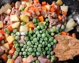 Foto langkah ke 4 dari resep Chicken pot pie.