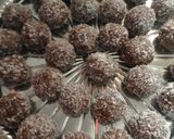 Foto del paso 3 de la receta: Trufas de brownie y salsa