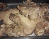 Foto del paso 1 de la receta: Puchero de pollo y caracú de cerdo