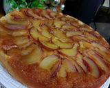 صورة لخطوة 6 من وصفة كيكة الخوخ المقلوبة 🍑