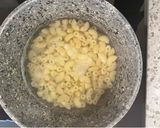 Foto langkah ke 1 dari resep Mini Mac & Cheese.