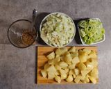 A picture of step 2 of Potatosalad.