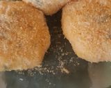 Foto del paso 6 de la receta: Bombas de papa con doble empanado(truco para que no se salga él pan rallado y no se rompan al freír)