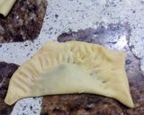 Foto del paso 8 de la receta: Empanadas dulces de chocolate y dulce de leche 🍫🥟