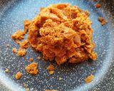 A picture of step 2 of Delightful Gud Chana Chikki.