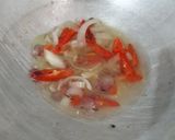 Foto langkah ke 3 dari resep Tumis kangkung saus tiram.