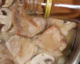 Foto del paso 3 de la receta: Escalopines de cerdo con salsa de Moscatel