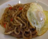 A picture of step 4 of A Common Memory: Black Pepper Teppanyaki Noodles.