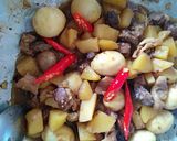 Foto langkah ke 9 dari resep Semur telur puyuh rempelo ati& kentang.