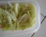 Foto langkah ke 1 dari resep Acar timun wartel (pelengkap nasi goreng).