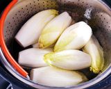 Une image de l'étape 1 de Endives au gratin et béchamel légère #octobre.