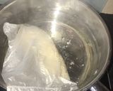 A picture of step 3 of Thai chicken curry.