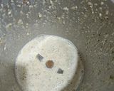A picture of step 2 of Cold milk peanut drink.
