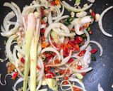 Foto langkah ke 3 dari resep Cumi Asin Pedas.