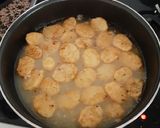 Foto del paso 4 de la receta: Patatas a la importancia con huevos poché