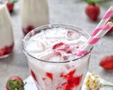 Foto langkah ke 4 dari resep Korean Strawberry Milk.
