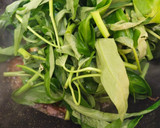 Foto langkah ke 4 dari resep Tumis Kangkung Telur Puyuh.