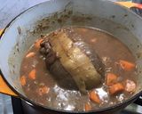 Une image de l'étape 14 de Rôti de cerf mariné, lard et carottes.