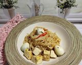 Foto langkah ke 6 dari resep Spaghetti Tumis Tahu dan Telur Puyuh.