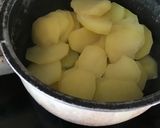 Foto del paso 1 de la receta: Papas y espinacas gratinadas