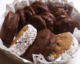 Foto del paso 5 de la receta: Alfajores y Cookies de Chocolate sin TACC con Premezcla MAIZENA®