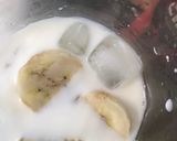 Hình bước làm 2 của món Sữa chua chuối uống healthy