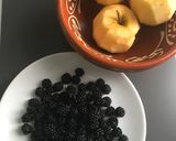 Foto del paso 1 de la receta Mermelada de moras silvestres y manzanas
