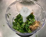 Une image de l'étape 3 de Sauce salade à la moutarde d’Orléans, persil plat et huile d’avocat.