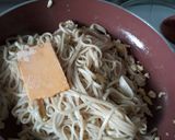 Foto langkah ke 4 dari resep Mi Goreng Keju ala ala Spaghetti.