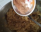 A picture of step 4 of Lauki-Chhupi Leftover Roti Pakodas.