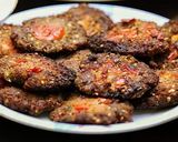 A picture of step 3 of Chapli kabab.