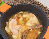 Foto del paso 3 de la receta: Pollo estofado con chocolate y yuca