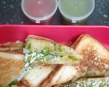 A picture of step 6 of Paneer capsicum, onion toast.