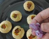 A picture of step 9 of Pani puri.
