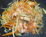 Une image de l'étape 1 de Soupe de nouilles de riz façon thaï.