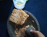 Foto langkah ke 4 dari resep Sambal Tempe Penyet Kemangi.