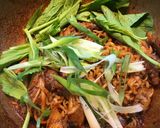 รูปขั้นตอนการทำที่ 4 ของ มาม่าเกาหลีผัดกิมจิ
