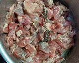 A picture of step 1 of Shaking Beef (Thịt Bò Lúc Lắc).