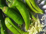 રાજસ્થાની મિર્ચી વડા (Rajsthani Mirchi Vada Recipe in Gujarati)