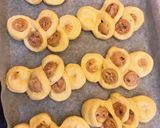 Hình bước làm 6 của món Bánh mì xúc xích mặn ngọt