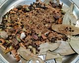 A picture of step 2 of Garam Masala.