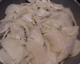 Foto del paso 1 de la receta: Empanadillas caseras de cebolla caramelizada y queso de rulo