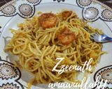 A picture of step 3 of Garlicky Prawn Noodles.